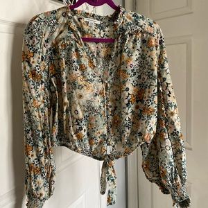 Floral tie front long sleeved crop top